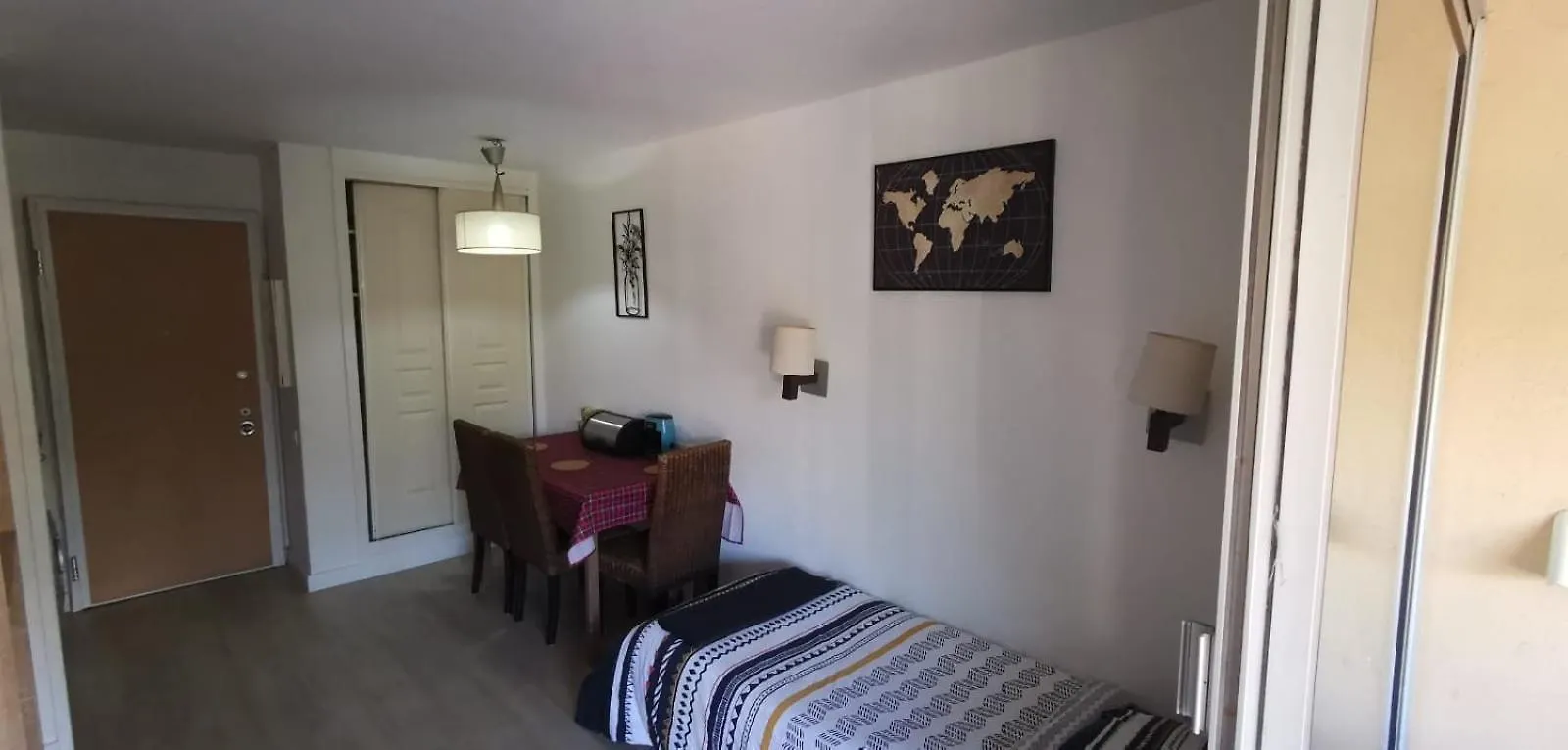 Apartman A&H Homes - Cannes Beach - Near Train Station