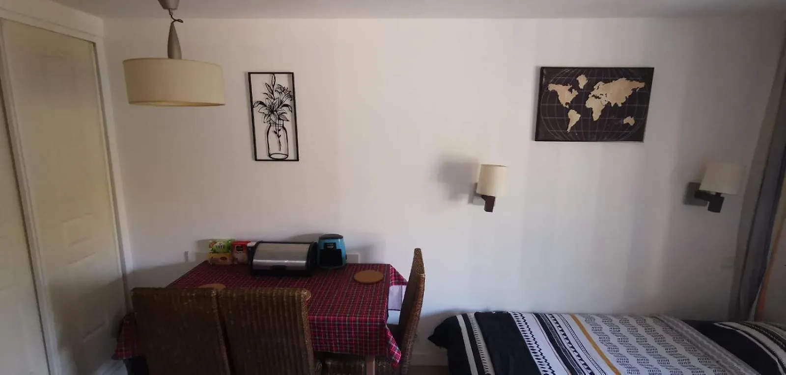 A&H Homes - Cannes Beach - Near Train Station Apartman